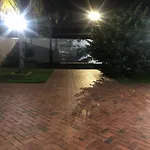 Suite Com Janela Para O Jardim