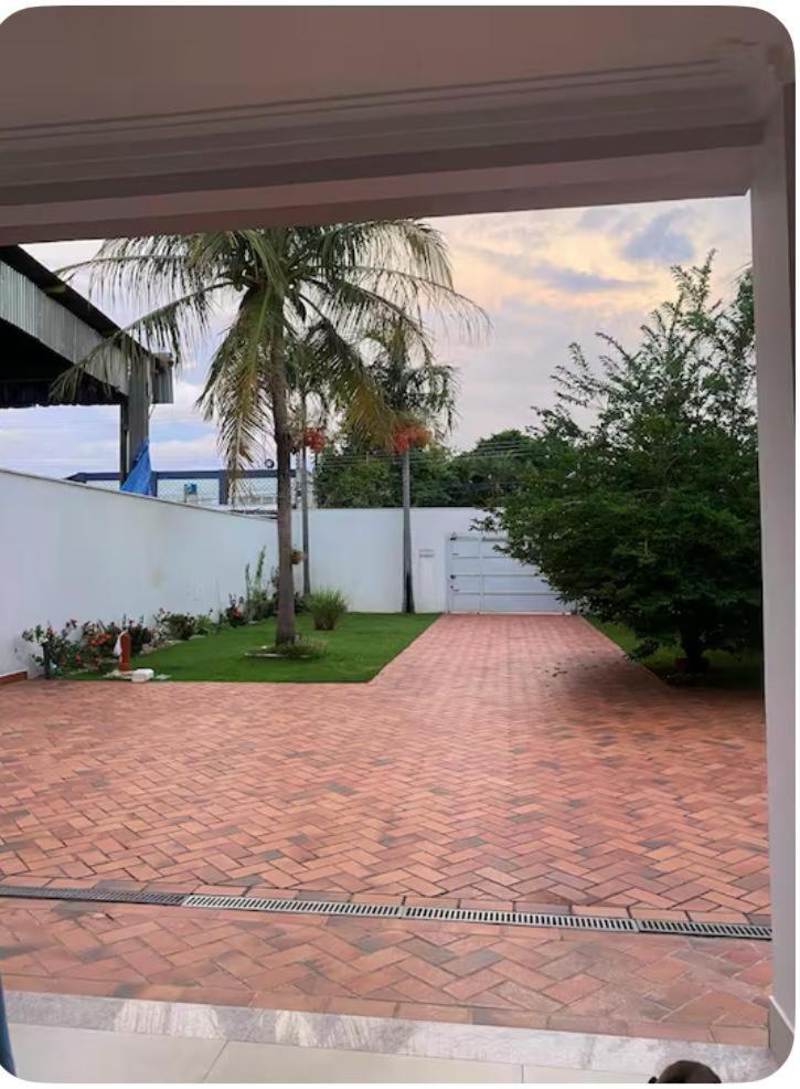 Com Janela O Jardim
